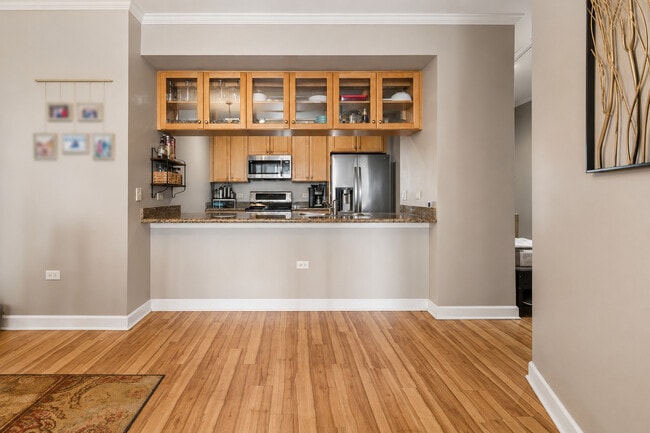Photo - 1335 S Prairie Ave Unit 1409