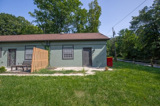 Building Photo - 115 Old Bridge Rd Unit 6 Rental