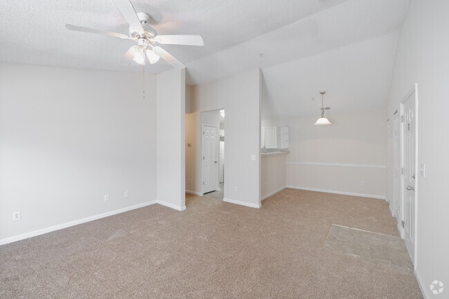 1BR, 1BA - 741SF - Open Floor Plan