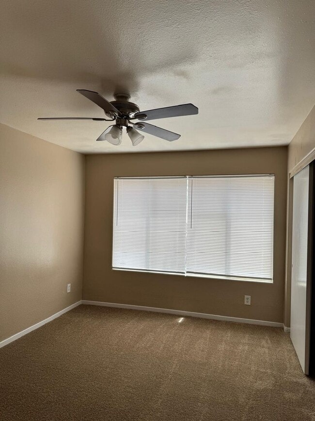 Photo - BEAUTIFUL SOUTHEAST 2 BEDROOM CONDO