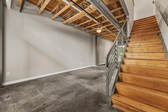 Photo - 1305 E 6th St Unit 13
