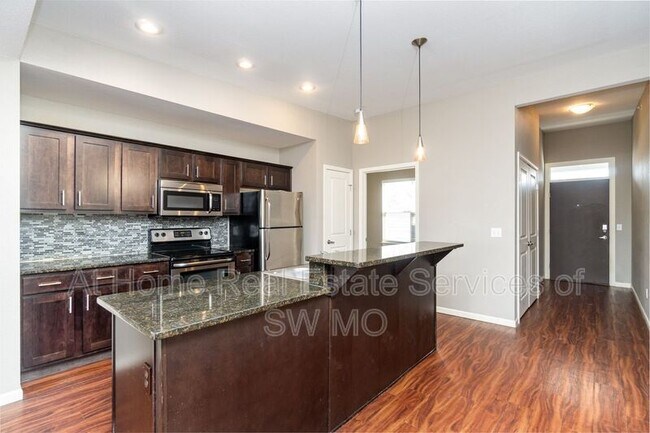 Photo - 1200 W Walnut St Unidad C103