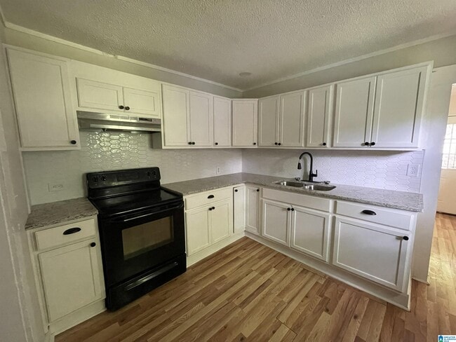 Photo - 735 81st St S