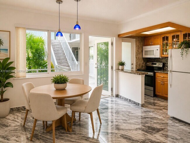 Photo - 2430 NE 135th St Unit 203