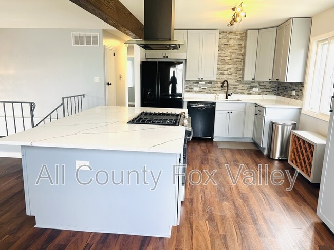 Photo - 1670 Chippendale Rd