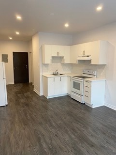 Building Photo - 5491 Av. Victoria Unit 111