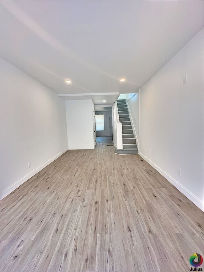 Building Photo - 911 N Rose St Rental