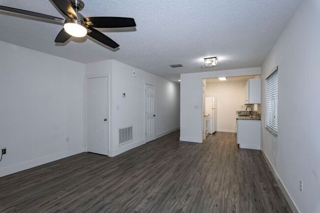 Charming 2BR/2.5BA Townhouse in the Heart of College Park!