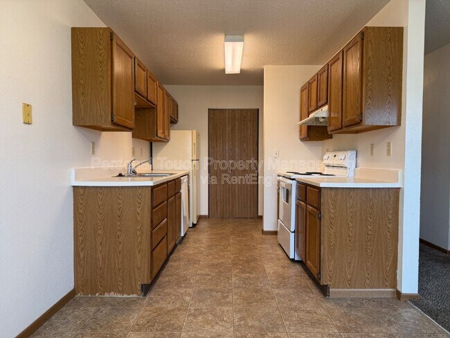 Photo - Cedarwood Apartments