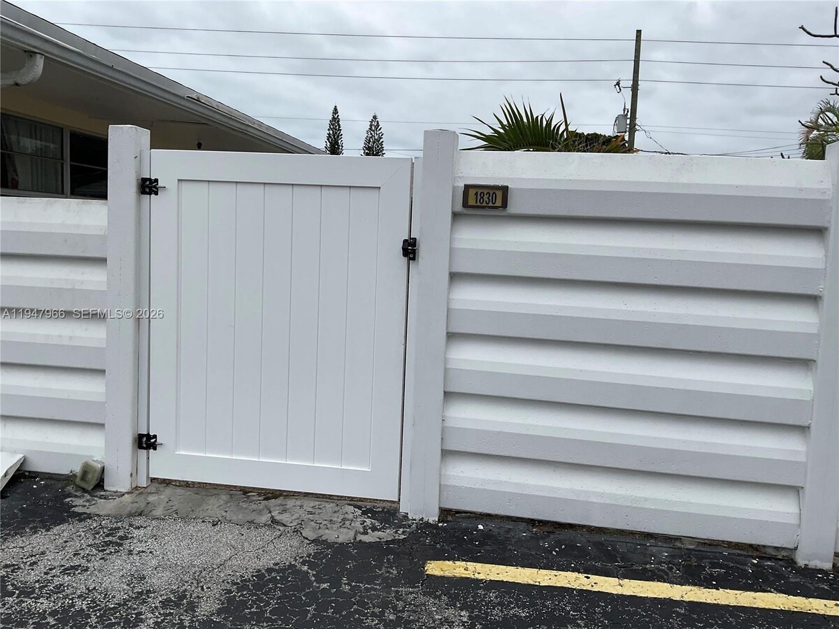 Photo - 1830 Dewey St Unit 3