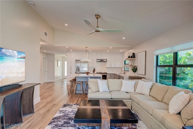 Photo - 577 98th Ave N