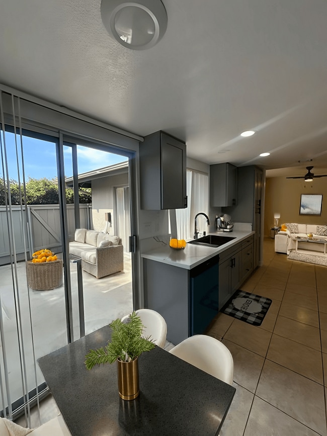 Photo - Coventry Square Apartments