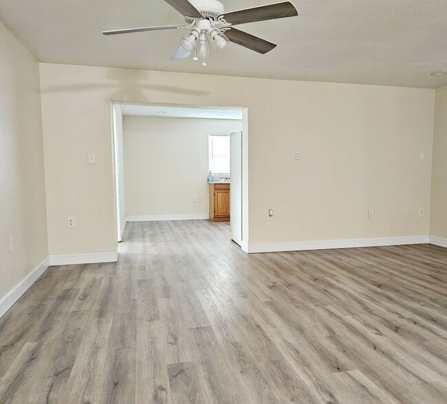 Photo - 3 Bedroom 2 Bath 1 Car Garage Home in St. Pete!!