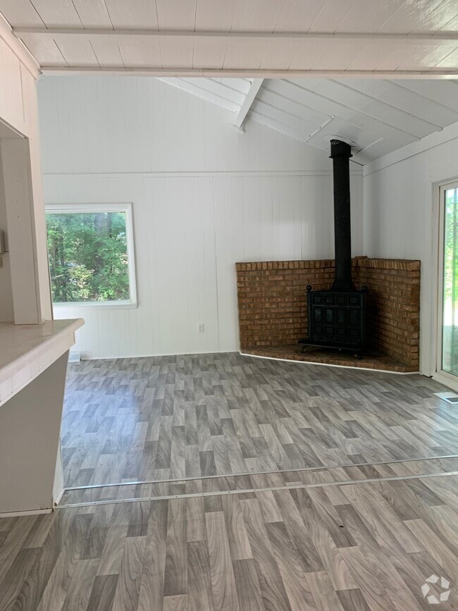 Building Photo - 4472 Brott Rd Rental