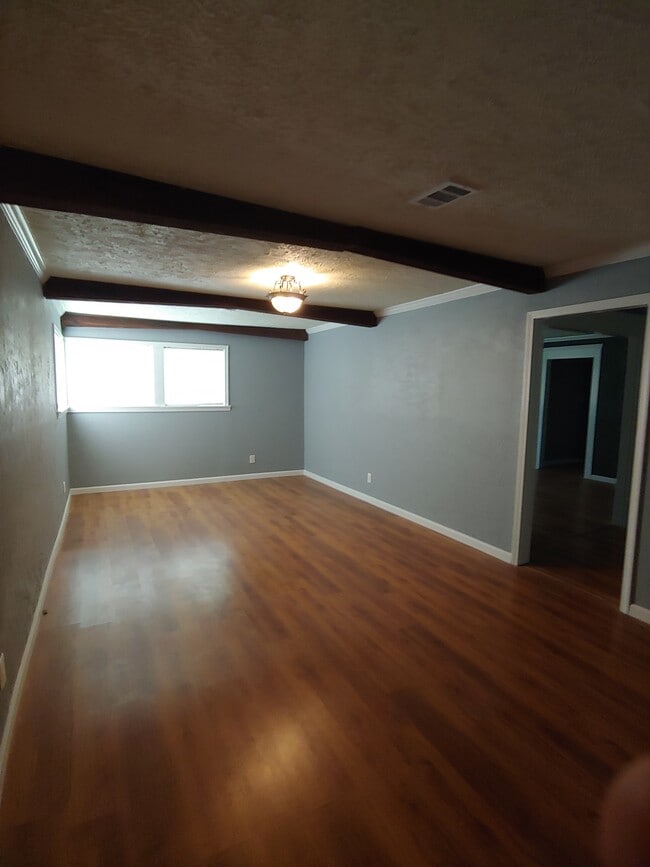 Photo - 280 Morris Dr