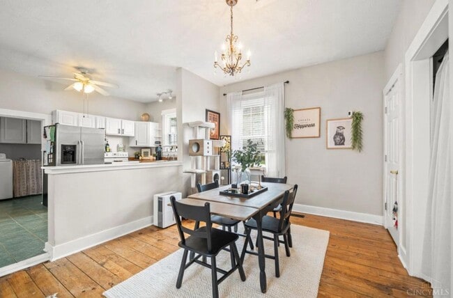 Photo - Cute bungalow house. | Available April | 6 month Lease