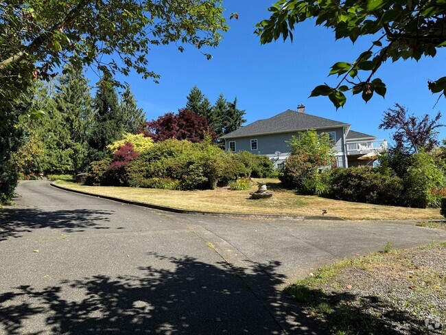 Building Photo - Fully Furnished Duplex ALL UTILITIES INCLUDED Unit 1 Rental