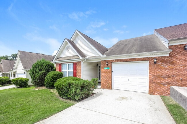 Photo - 2167 Red Oak Cir