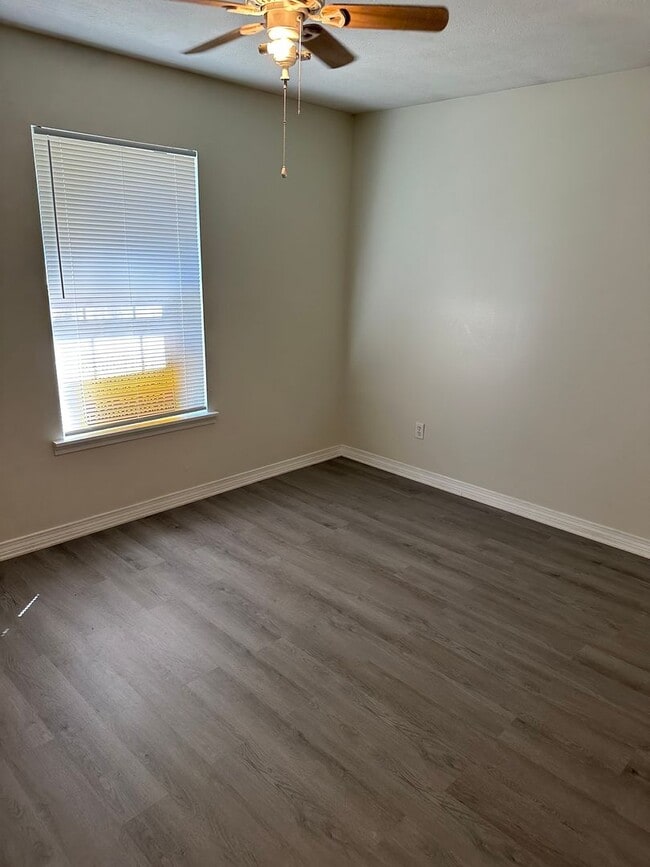 Photo - 114 Kadens Kove