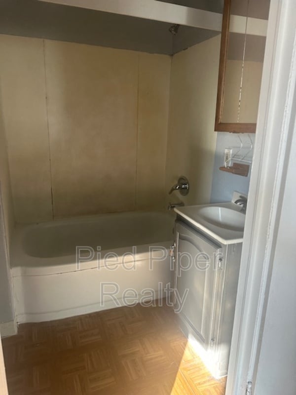 Photo - 331 W Homer St