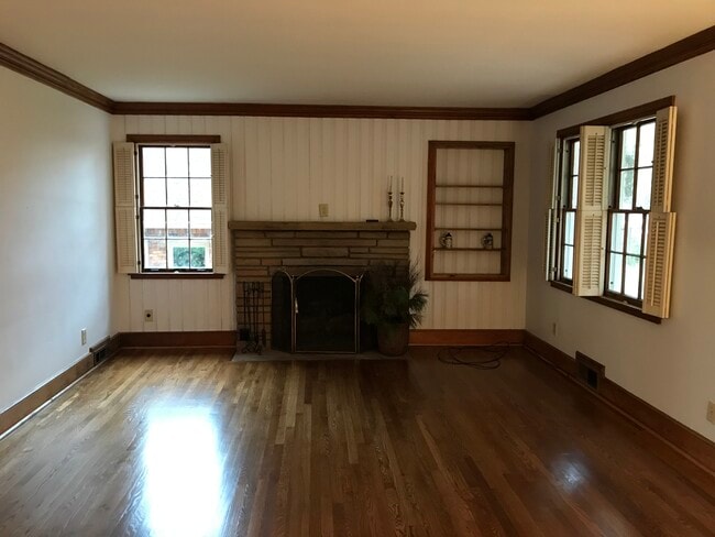 Photo - 2165 Collins Dr NW