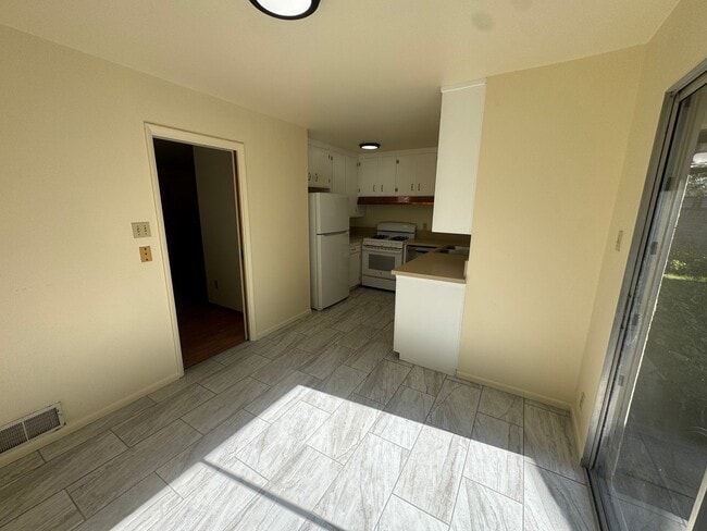 Photo - 708 E Cook St