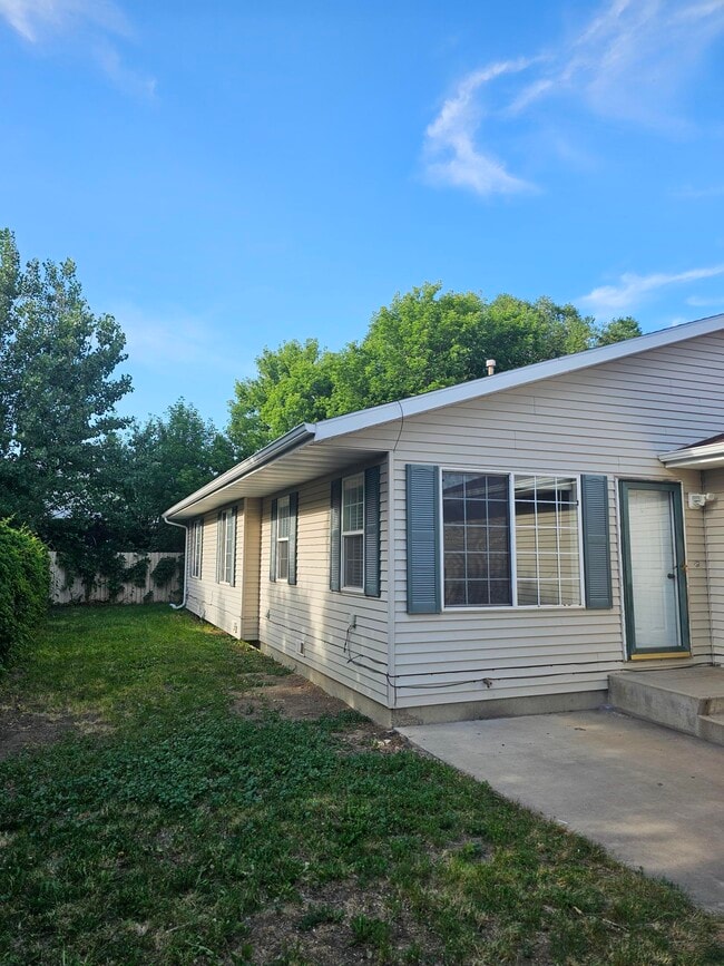 Photo - 214 W Timothy St