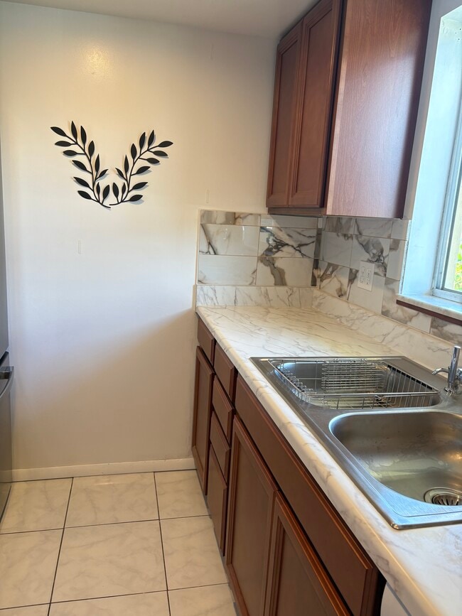 Photo - 2003 Greenbriar Blvd Unit #6