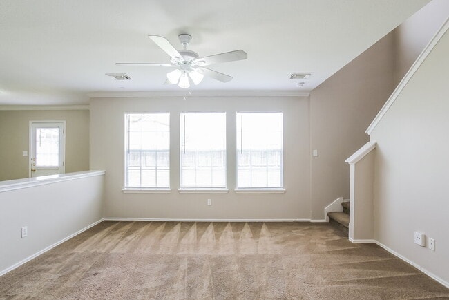 Photo - 5827 Clerkenwell Dr