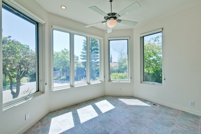 Photo - Large 3,767 sqft home on a 10,000 sqft lot- 2 bed located on 1st floor w/ separate entrance - Top...