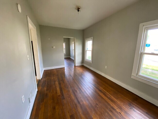 Photo - 49 E 9th St Unit 1