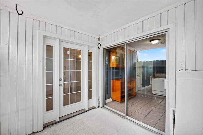 1220 Shadowdale Dr Unit 6