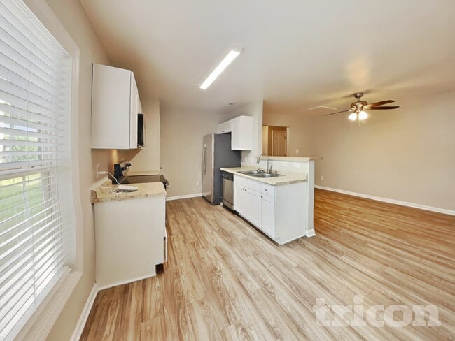 Photo - 128 Randolph Dr