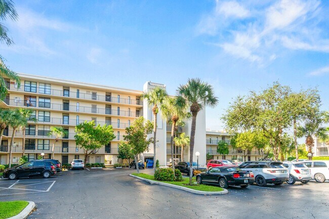 Photo - 15 Royal Palm Way Unit 6040
