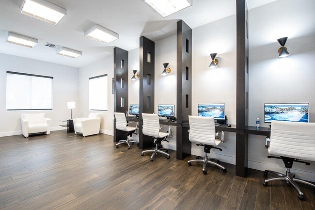 Photo - Legacy Palm Isle