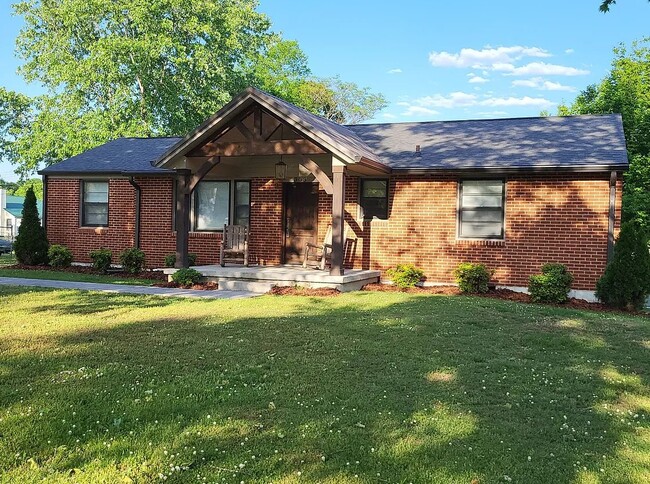 Building Photo - 303 Pleasant Dr
