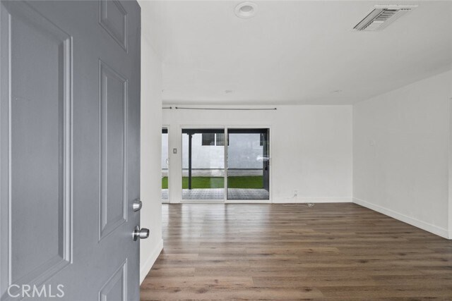 Photo - 7952 White Oak Ave Casa