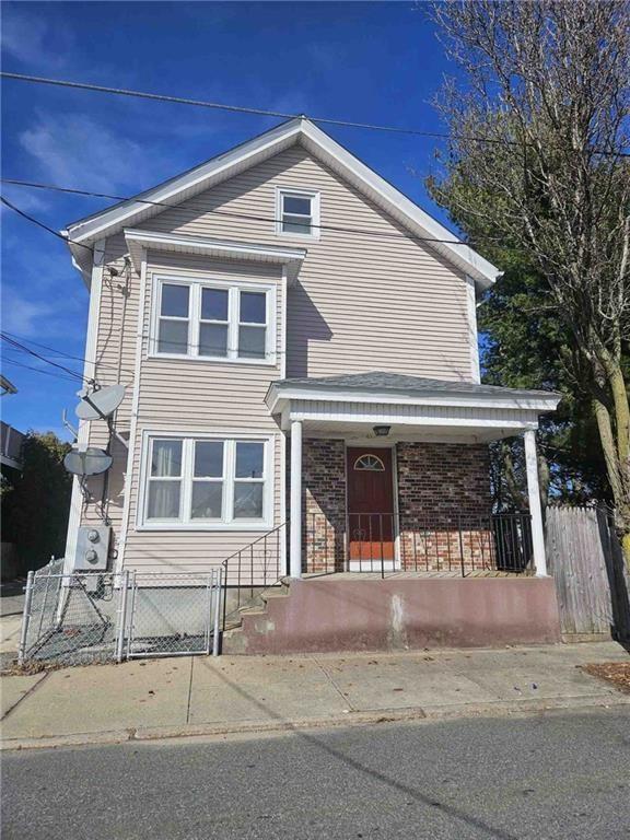 Building Photo - 61 Utton Ave Unit 2