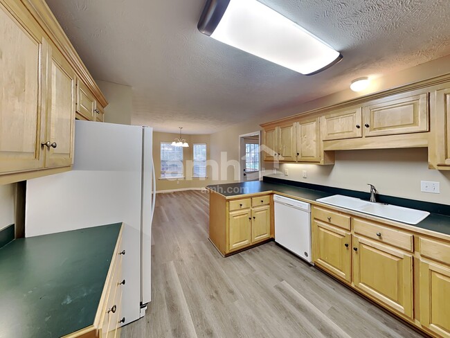 Photo - 114 Louise Dr