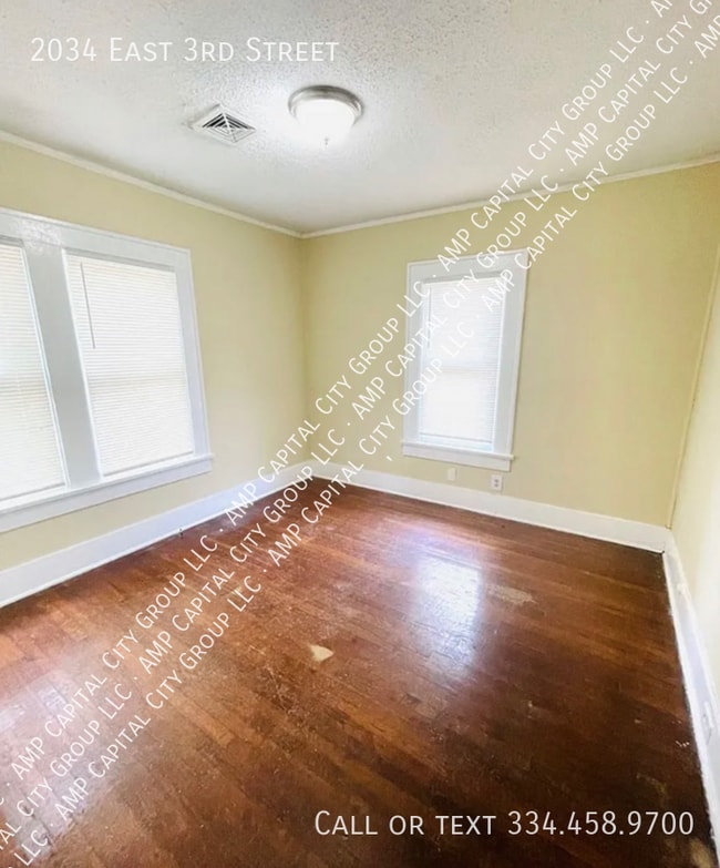 Photo - 2034 E 3rd St