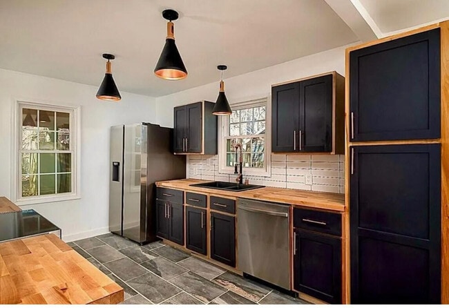 Photo - 667 Longview Dr