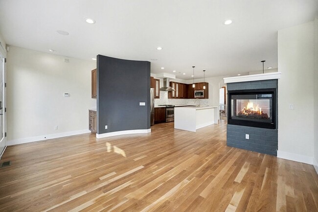 Building Photo - Gorgeous 3 bed 3.5 bath Home Available in Platt Park!