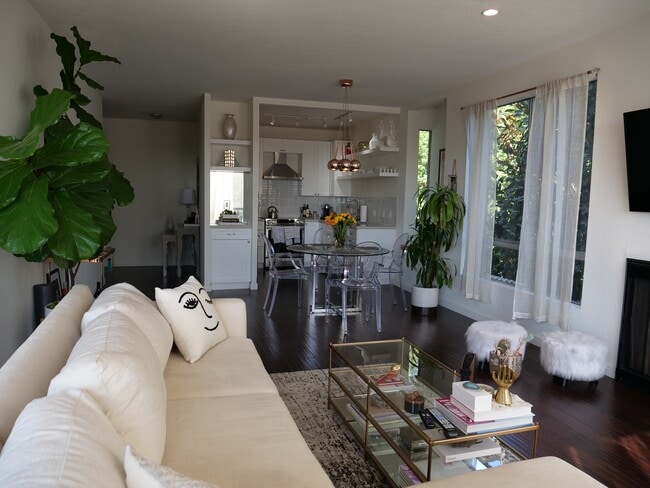 Photo - 8960 Cynthia St Unidad 111