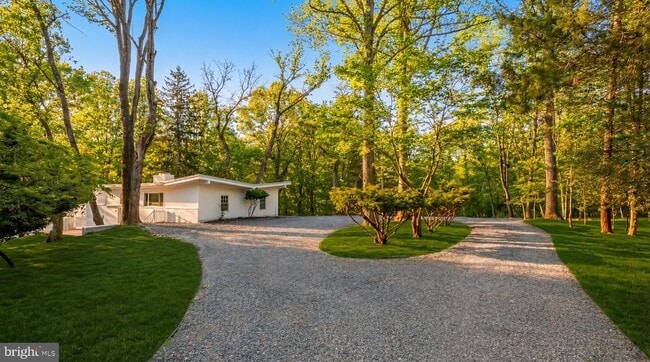 Building Photo - 10903 Beach Mill Rd