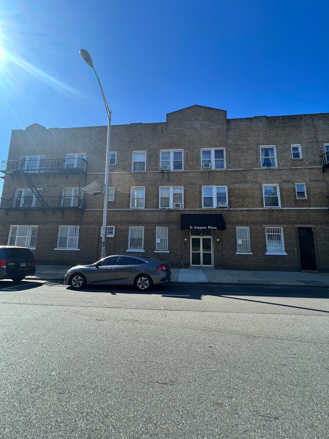 Photo - 11 Ampere Plaza Apartments