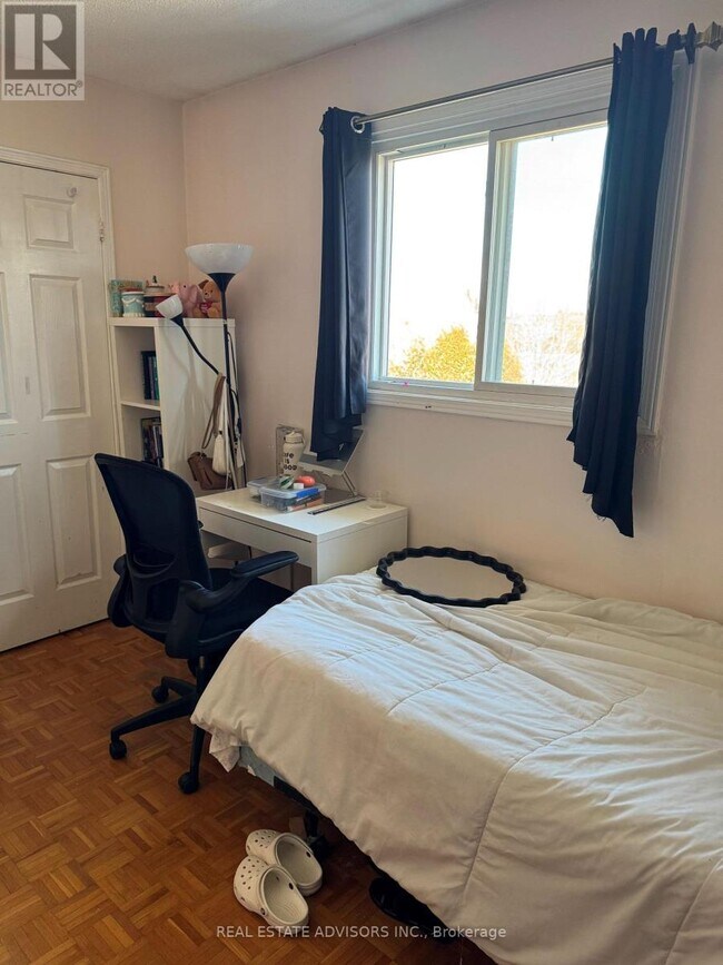 Photo - 103 Belmont Crescent