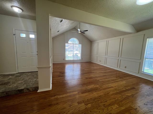 Photo - 4913 Portrait Ln