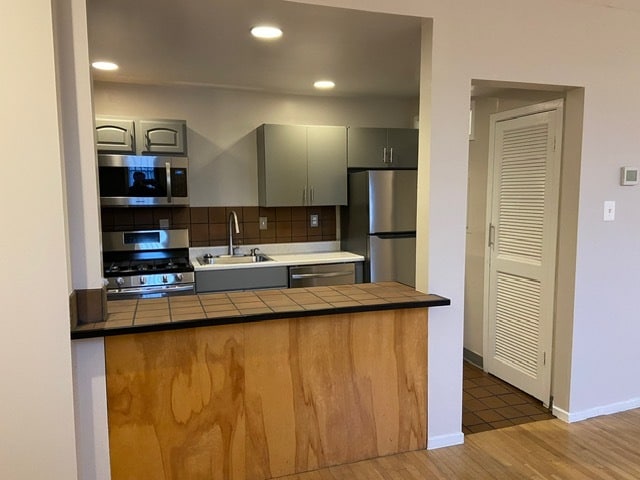 Barra de desayuno y cocina - 2038 18th St NW Unidad # 104