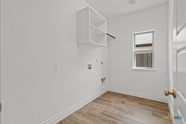 Photo - 1921 Creek Ridge St