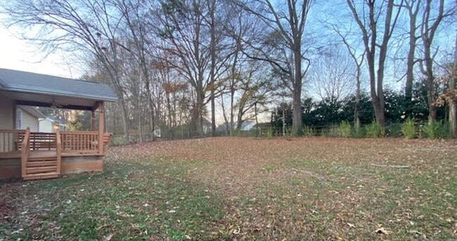 Photo - 3BR/2BA Ranch with Fenced Yard – Huntersville